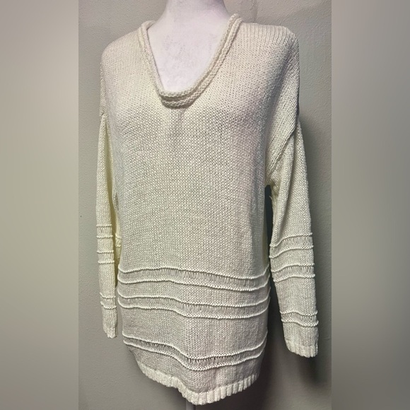 GAP Designed & Crafted Label 
Texture Crewneck Sweater Ivory Color 
Tall Medium - Picture 1 of 6